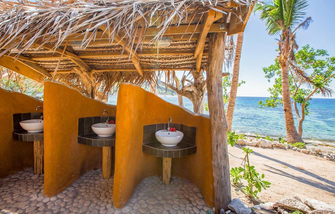 Barefoot Kuata Island Resort Luaran gambar