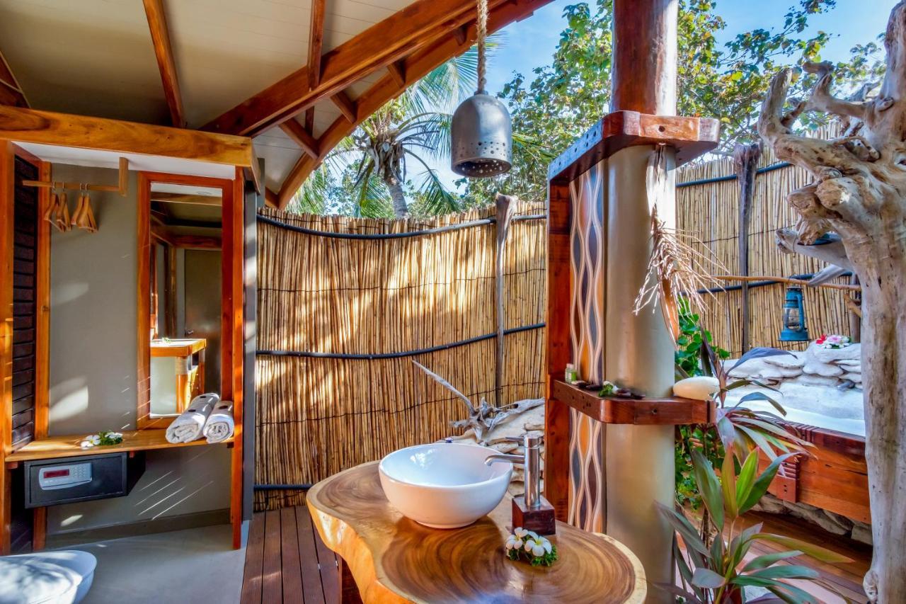 Barefoot Kuata Island Resort Luaran gambar