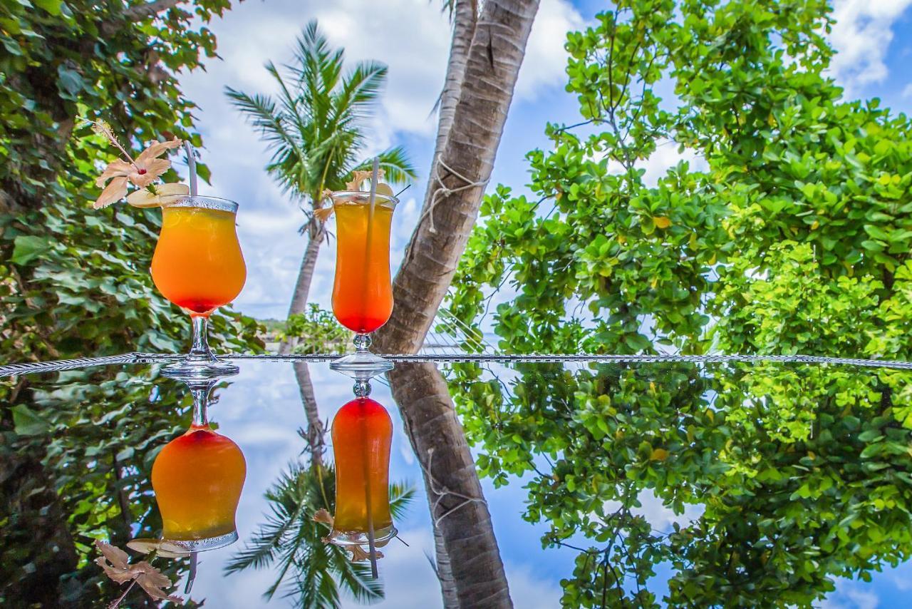Barefoot Kuata Island Resort Luaran gambar