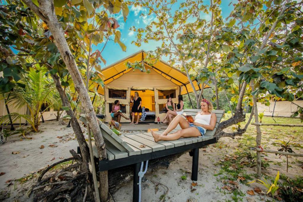 Barefoot Kuata Island Resort Luaran gambar