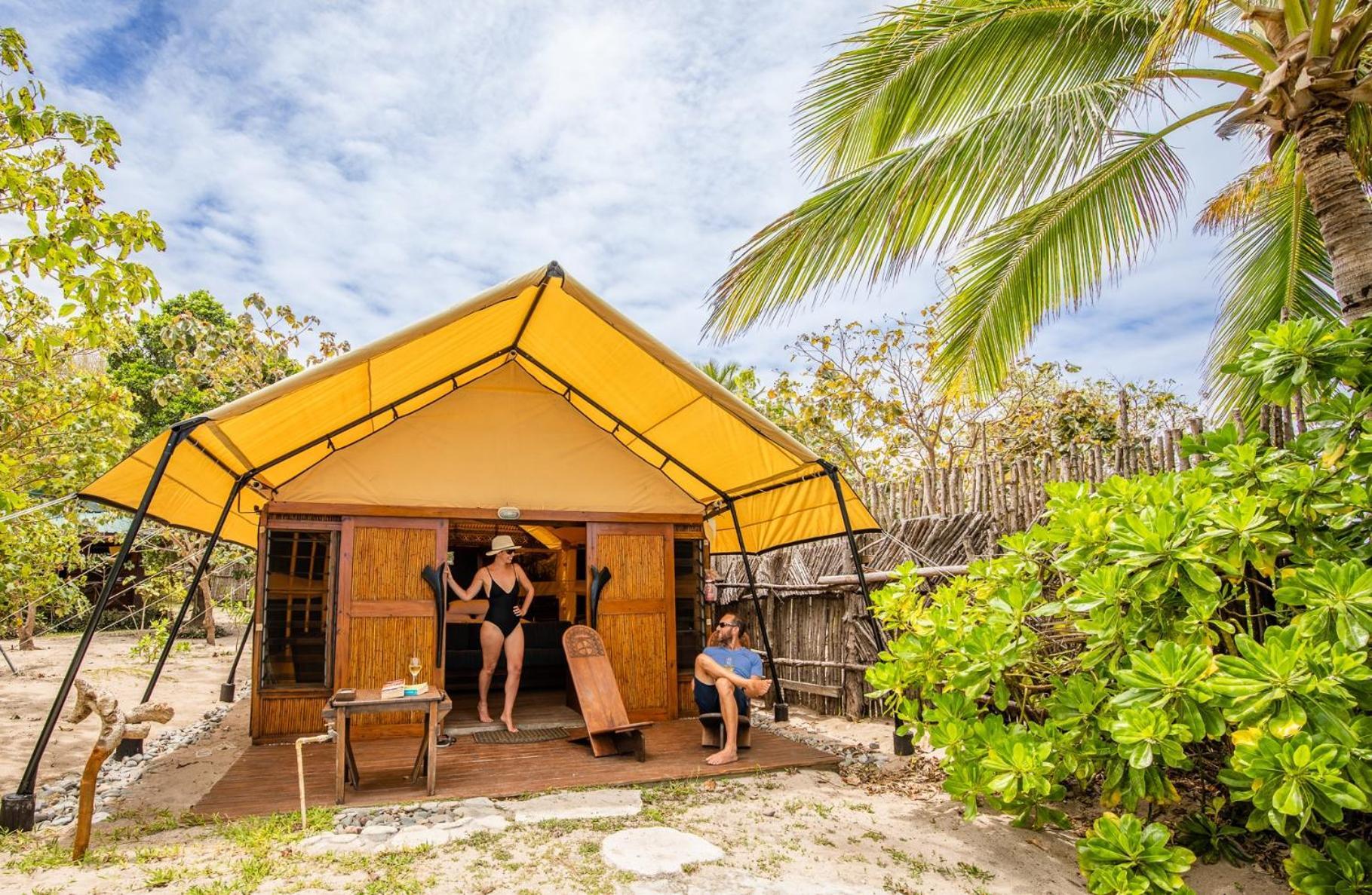 Barefoot Kuata Island Resort Luaran gambar