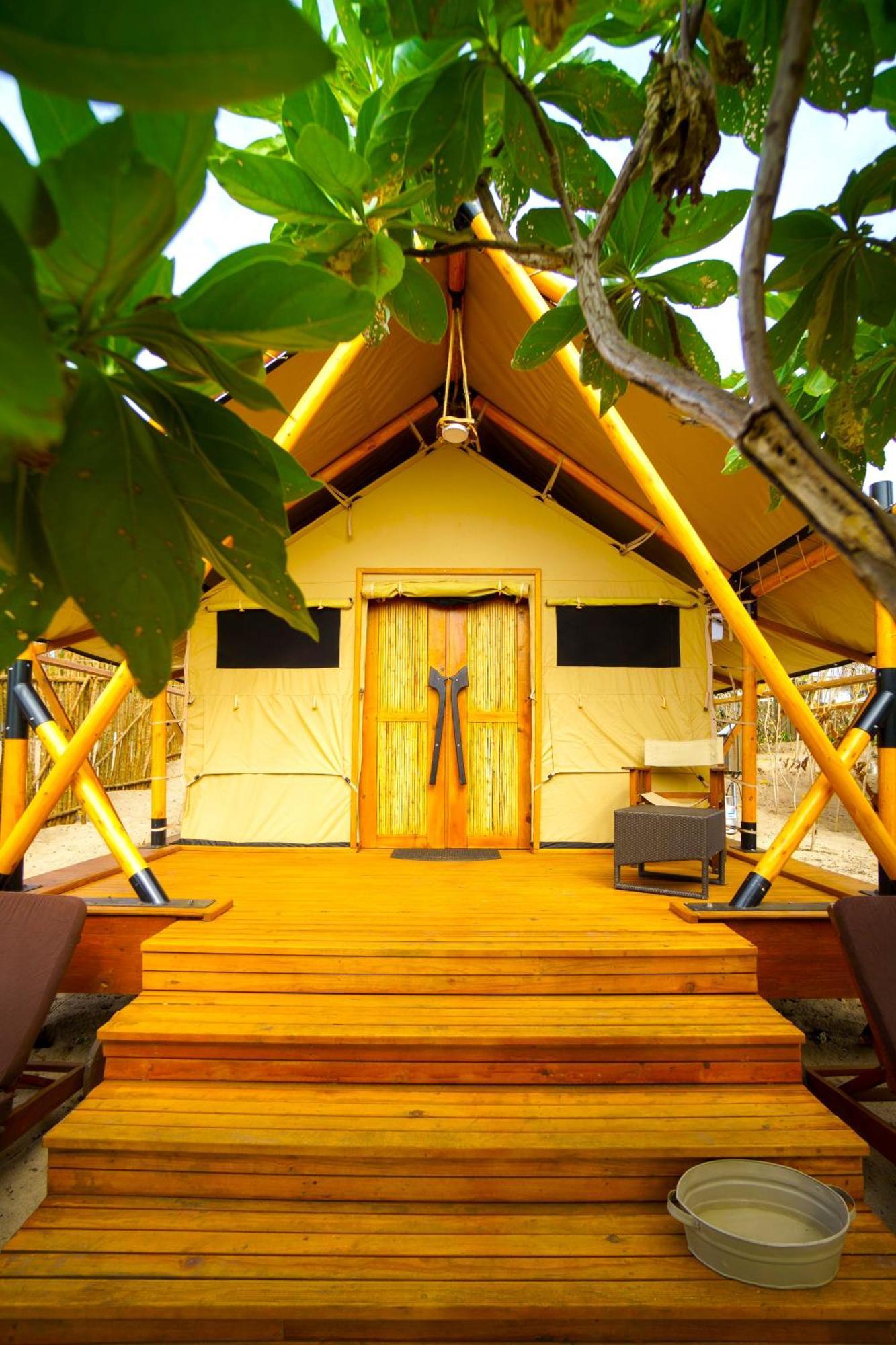 Barefoot Kuata Island Resort Luaran gambar